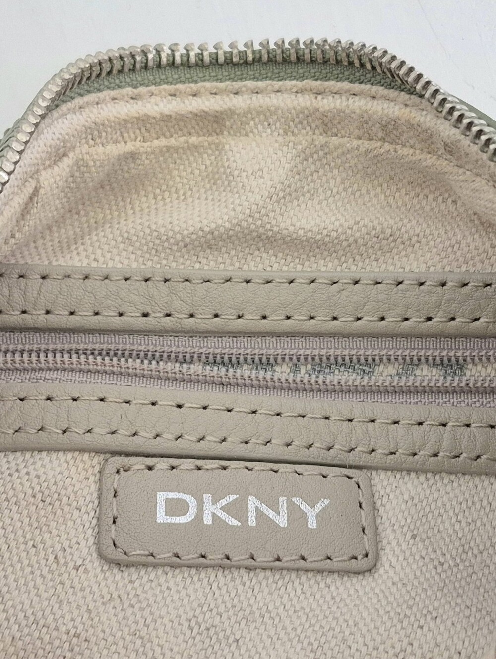 DKNY White Jacquard Canvas and Avocado Green Patent Leatger Mediun Hobo Bag - Picture 12 of 12